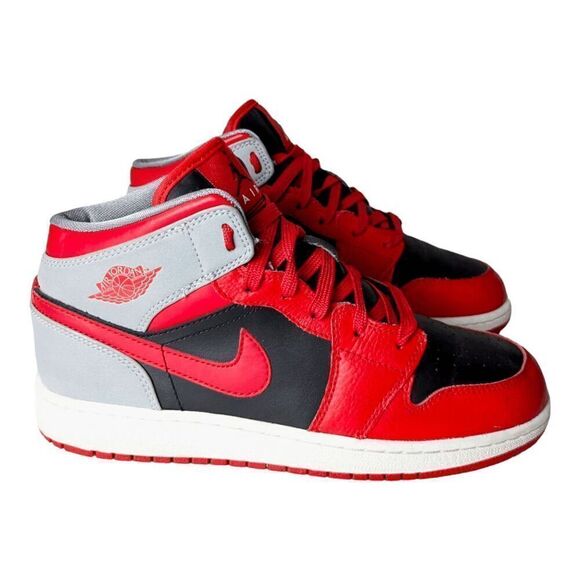NIKE Air Jordan 1 Mid 'Fire Red' GS Sneakers Size 6Y/W7.5 - Picture 3 of 10